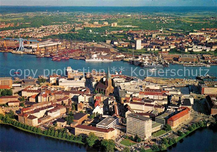 KIEL  CITY Innenstadt Werften Ostufer Landeshauptstadt Fliegeraufnahme