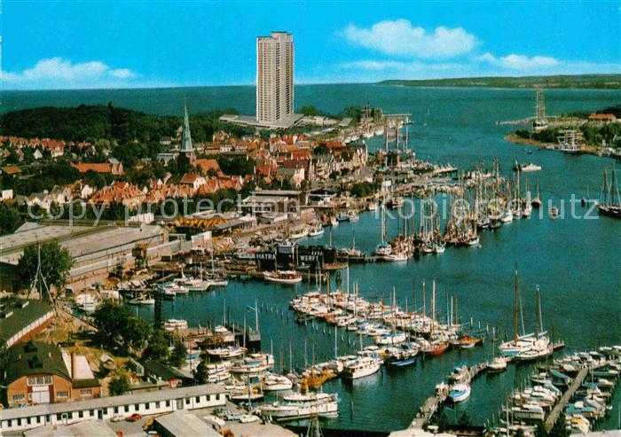 Travemuende Ostseebad Fliegeraufnahme Hafen