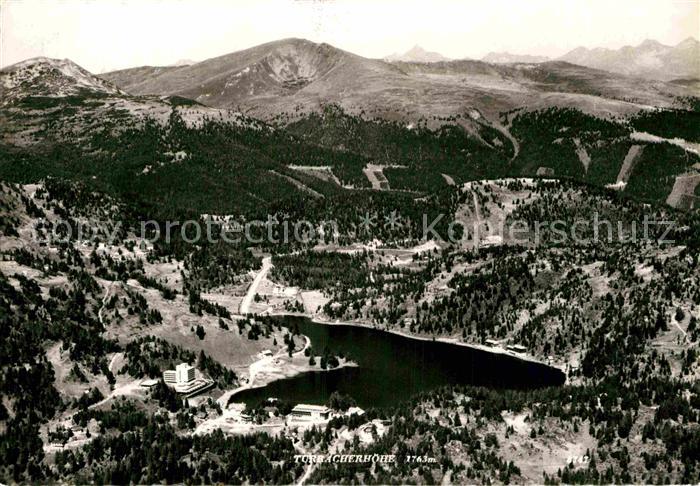 Turracher Hoehe Fliegeraufnahme mit See