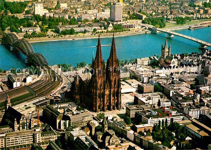 Koeln Rhein Altstadt Dom Hohenzollernbruecke Deutzer Bruecke