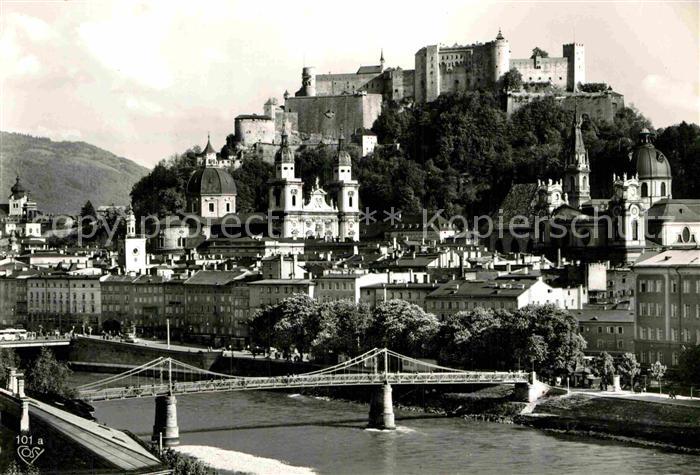 Salzburg Oesterreich Altstadt Schloss Salzach