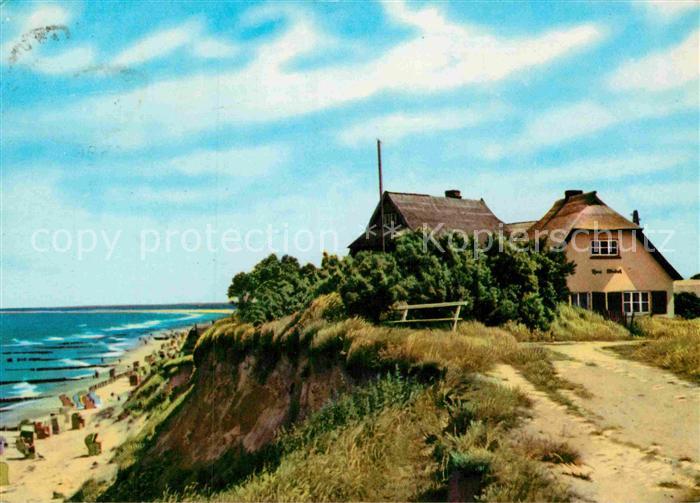 Ahrenshoop Ostseebad Hochkueste Strand Reetdach