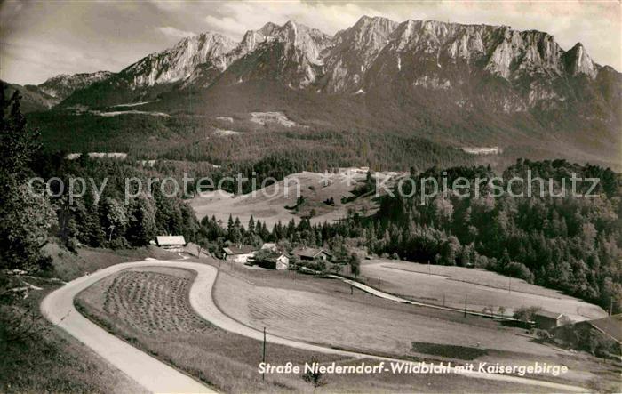 Niederndorf Kufstein Strasse Niederndorf Wildbichl mit Kaisergebirge