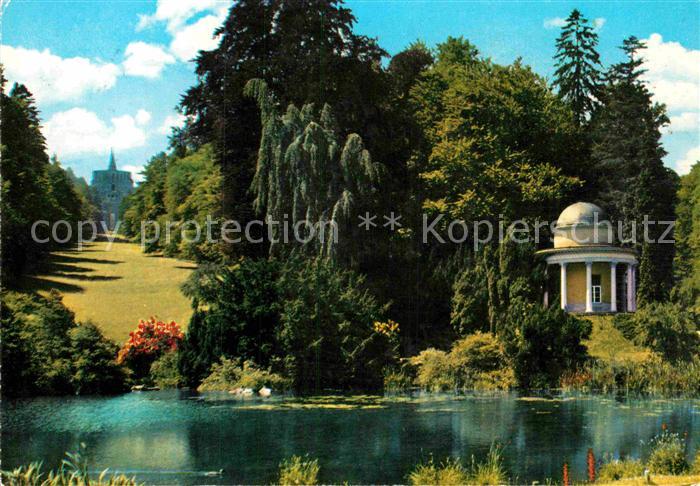 Wilhelmshoehe Kassel Blick zum Herkules Tempel Schwanenteich