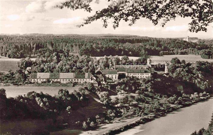 Raitenhaslach Burghausen Altoetting Bayern Panorama Blick zum Kloster