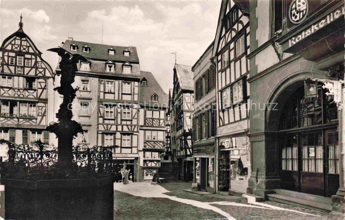 BERNKASTEL-KUES Berncastel Rheinland-Pfalz Motiv Altstadt Fachwerkhaeuser Ratske