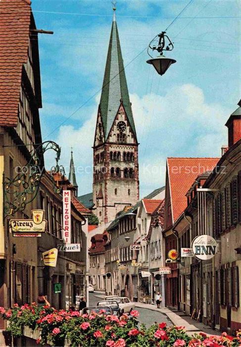 Ettlingen KARLSRUHE BW Kronenstrasse mit Herz-Jesu-Kirche