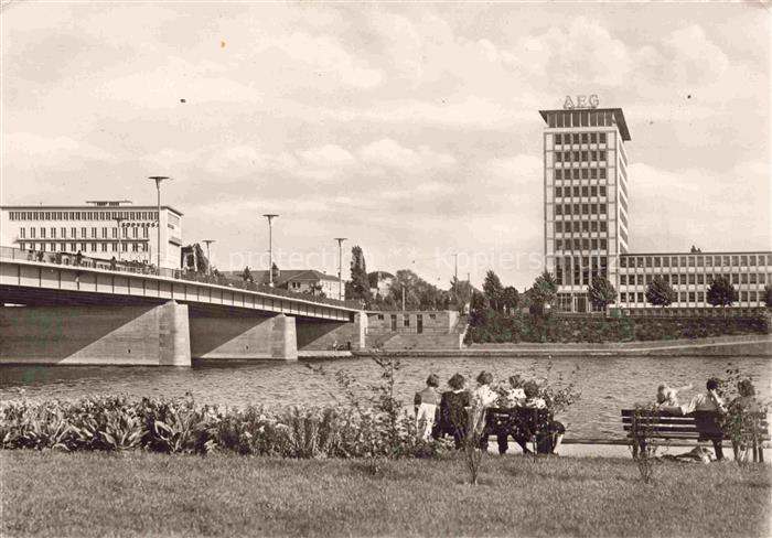 FRANKFURT AM MAIN Partie an der Friedensbruecke AEG Hochhaus