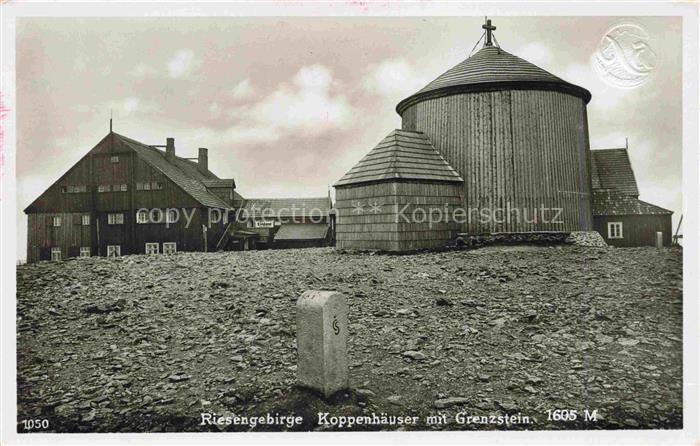 Koppenhaeuser Koppenbaude Riesengebirge CZ Bergbauden mit Grenzstein