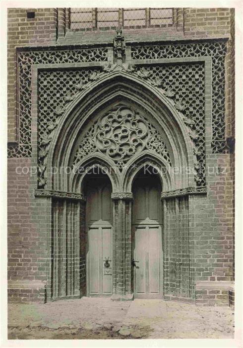 Tangermuende Stendal Sachsen-Anhalt Pfarrkirche St. Stephan Portal am noerdliche