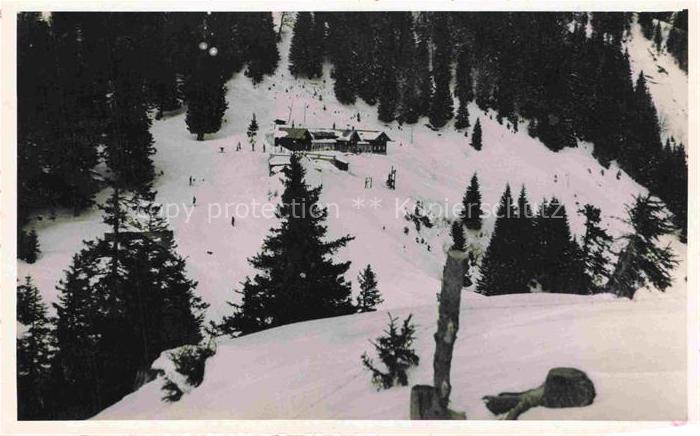 Lenggries Bayern Winterpanorama Blick gegen Latschenkopfhuette