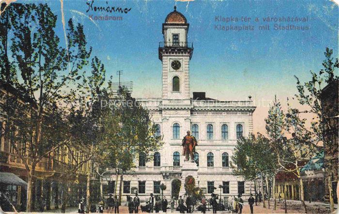 Komarom Komarno Slovakia Klapkaplatz mit Stadthaus Denkmal