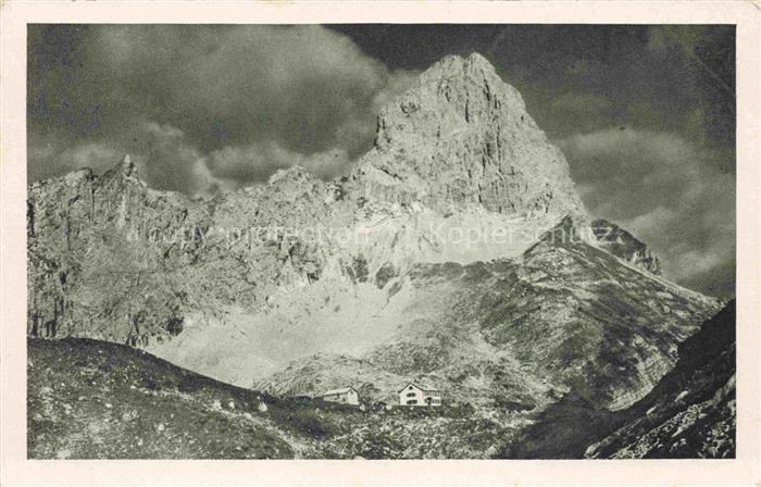 Schwaz Tirol AT Gebirgspanorama Lamsenhuette mit Lamsenspitze Karwendelgeborge