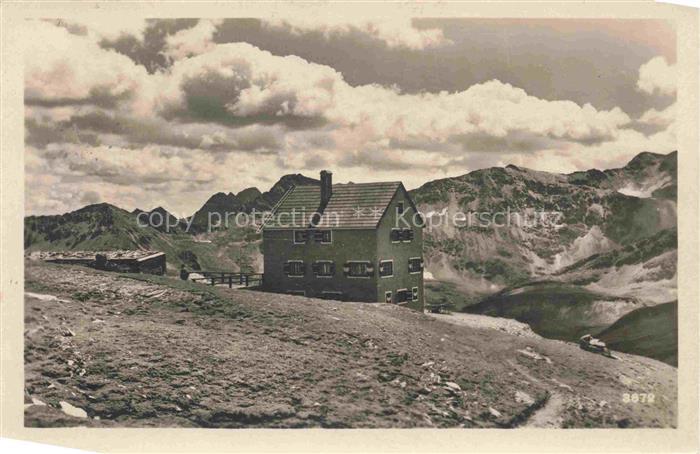 HEILIGENBLUT Kaernten AT Salmhuette Blick gegen die Unholden