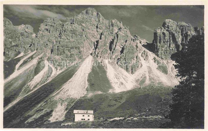 Neustift  Stubaital Tirol AT Adolf Pichler-Huette Kalkkoegel