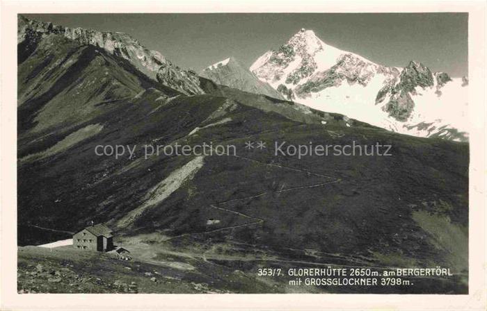 Kals-Lesach Grossglockner Tirol AT Glorerhuette am Bergertoerl mit Grossglockner