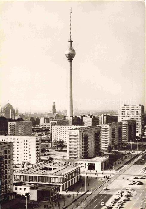 BERLIN  CITY Karl Marx Allee mit Fernsehturm