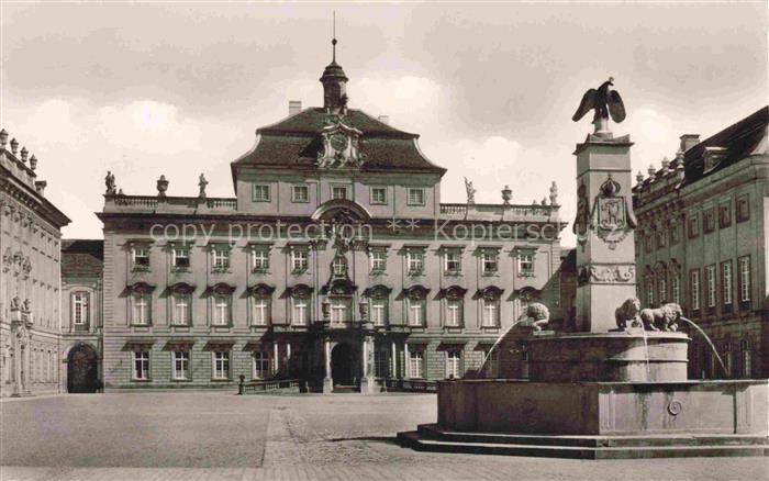 LUDWIGSBURG  BW Mittlerer Schlosshof mit Loewenbrunnen