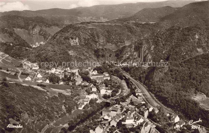 Altenahr Ahrweiler Rheinland-Pfalz Panorama Felsentunnel Burg Are