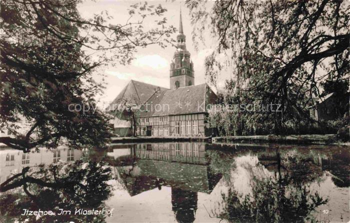 Itzehoe Kloster Partie im Klosterhof Teich Kirchturm