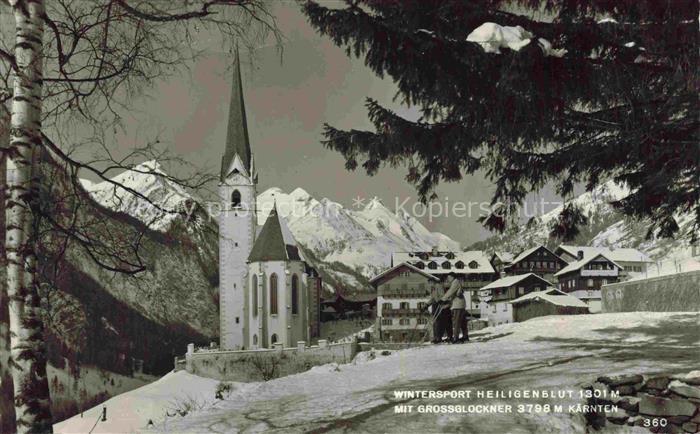 HEILIGENBLUT Kaernten AT Ansicht mit Kirche Blick gegen Grossglockner Hohe Tauer