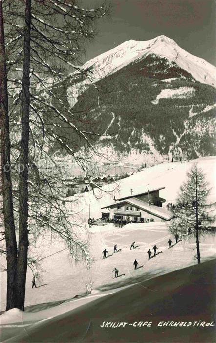 Ehrwald Tirol AT Winterpanorama Skilift-Café Wintersportplatz Alpen