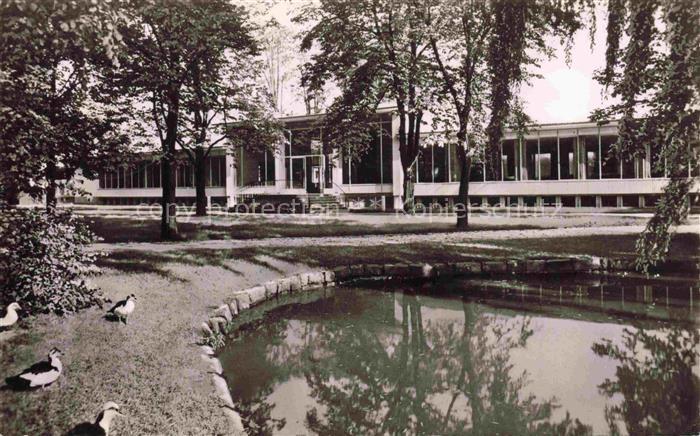 BAD HERSFELD Hessen Blick auf die Wandelhalle Kurpark Teich