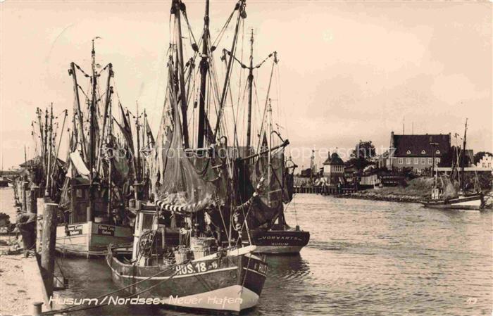 HUSUM  Nordfriesland Norsee Schleswig-Holstein Neuer Hafen Fischkutter