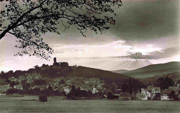 Koenigstein  Taunus Panorama heilklimatischer Hoehenkurort Blick zur Burgruine