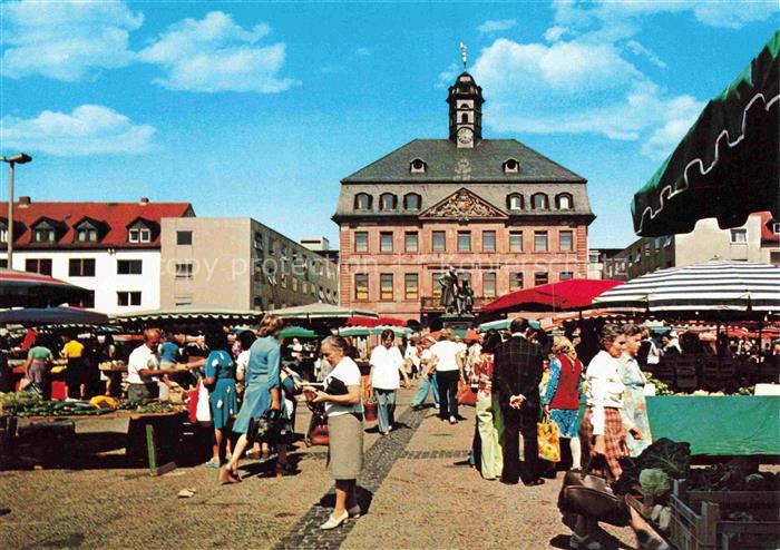 HANAU  Main Marktplatz und Rathaus Markttag
