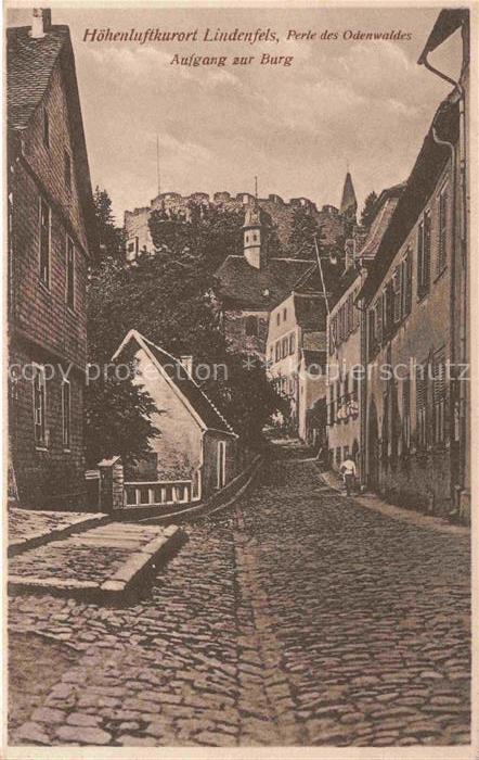 Lindenfels Odenwald Hessen Aufgang-zur-Burg Burg-Lindenfels Kopfsteinpflaster Fa