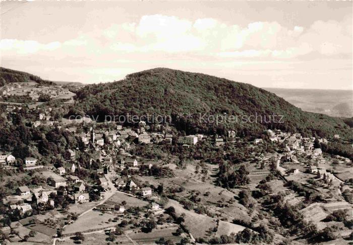 Lindenfels Odenwald Hessen Odenwald Huegellandschaft Wohnhaeuser Felder Kirche W