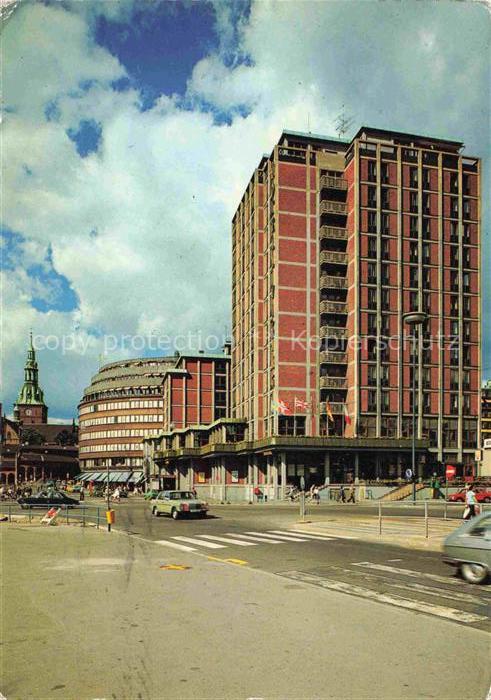 OSLO  Norge Hotel-Viking Hochhaus Kirchturm Strassenkreuzung Autos Stadtgebaeude