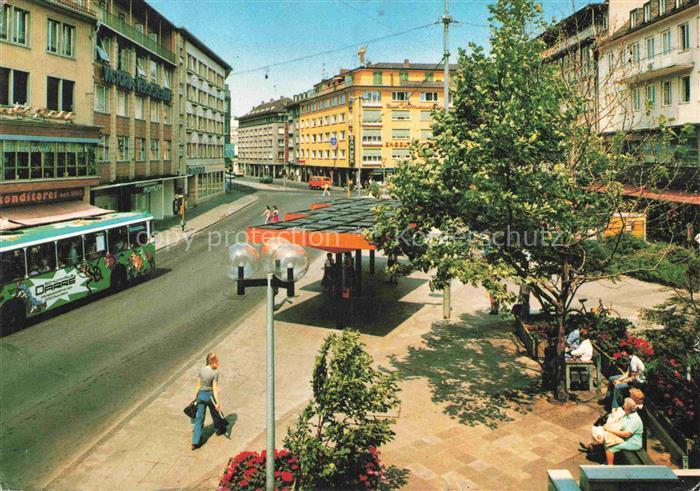 GIEssEN  Lahn Marktplatz Linienbus Konditorei Pavillon Fussgaengerzone Passanten