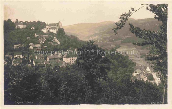 Bieberbach Egloffstein Schloss Huegel Tal Haeuser Wald Baeume Dorf Wiesen