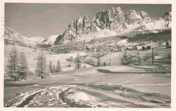 Cortina d Ampezzo Veneto IT Pomagagnon Winterlandschaft Schnee Dolomiten Kirche