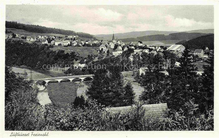 Freienohl Sauerland Meschede NRW Viadukt Kirchturm Tal Huegel Wald Sauerland Bru
