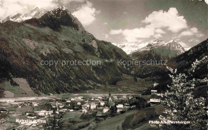 Matrei Osttirol AT Bergtal Kirchturm Dorf Alpenpanorama Gletscher Wiesen Wald Ta