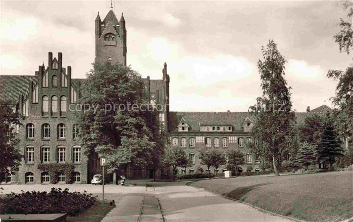 Neustadt Flensburg Marineschule Muerwik Backsteingebaeude Turm Parkanlage Baeume
