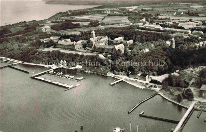 Neustadt Flensburg Muerwik Marineschule Hafen Foerde Segelboote Kirchturm Wald K