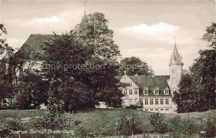 Itzehoe Schloss-Breitenburg Herrenhaus Turm Park Baeume Wiese