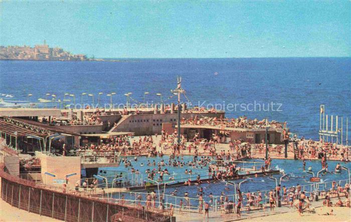 Tel-Aviv-Jaffa Israel Freibad Schwimmbecken Meer Menschenmenge Sonnenbad Sprungt