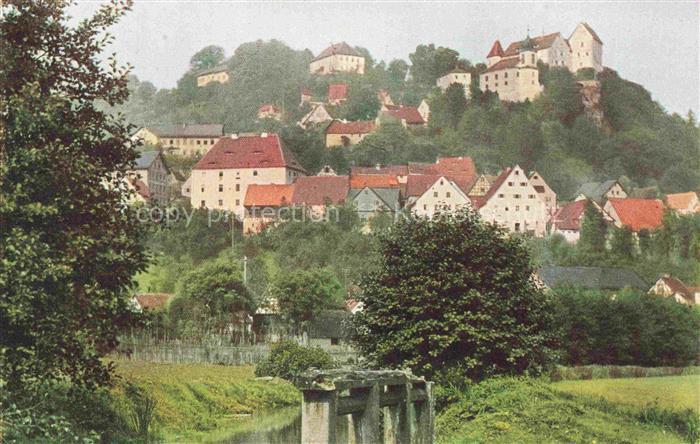 Egloffstein Forchheim Bayern Burg Ortsansicht Huegel Daecher Altstadt Baeume Bac