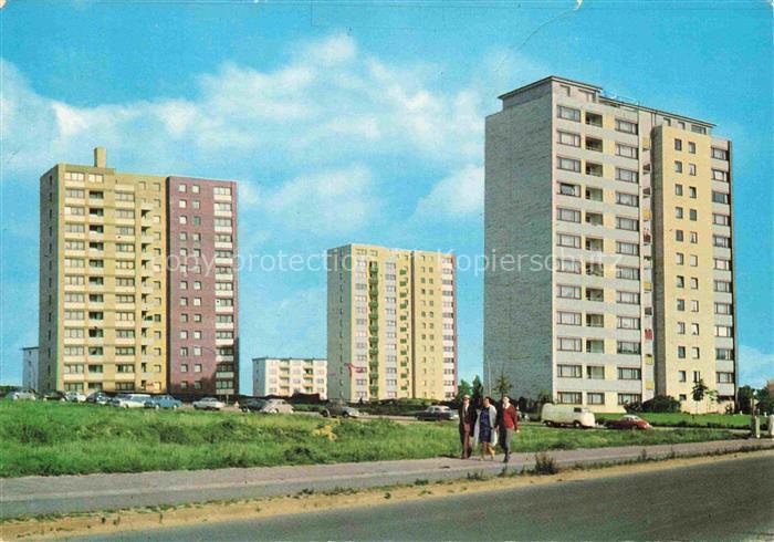 Pinneberg Schleswig-Holstein Hochhaus Wohnhochhaus Neubausiedlung Strasse Autos