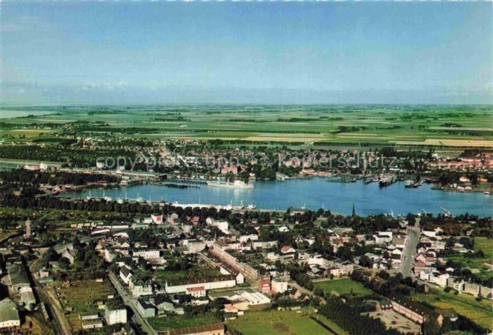 Brunsbuettelkoog Nord-Ostsee-Kanal Hafen Schiffe Marschland Kanaleinfahrt Luftbi