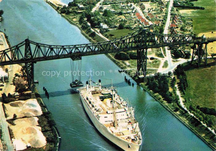 Rendsburg Schleswig-Holstein Hochbruecke Schwebefaehre Nord-Ostsee-Kanal Passagi