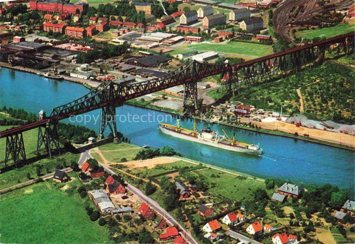 Rendsburg Schleswig-Holstein Hochbruecke Nord-Ostsee-Kanal Schwebefaehre Frachts