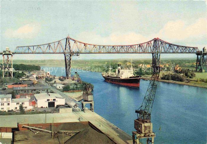Rendsburg Schleswig-Holstein Hochbruecke Nord-Ostsee-Kanal Frachtschiff Kran Haf