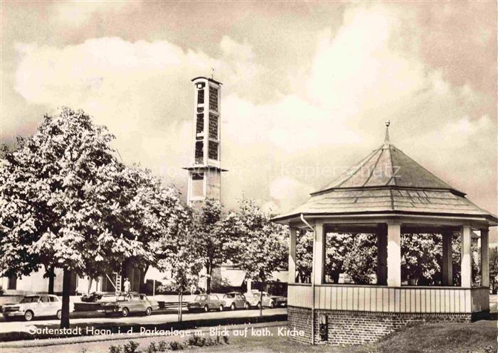 Haan Rheinland Parkanlage Pavillon Kirche Kirchturm Gartenstadt Autos Baeume Ras