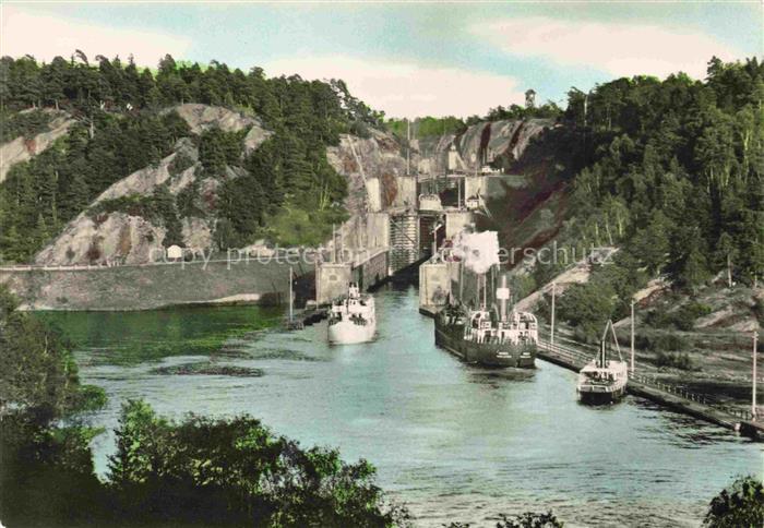 Trollhaettan Sweden Trollhaette-Kanal Slussarna Schleuse Dampfschiffe Felsen Wal